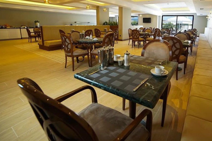 ANA RESTAURAN