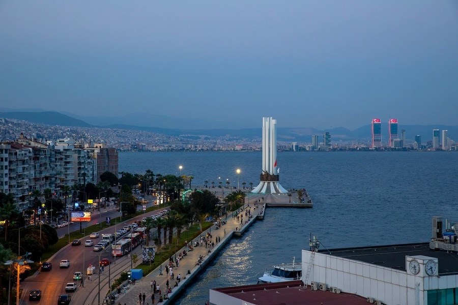 İzmir Sokak Lezzetleri Turu İstanbul Çıkışlı