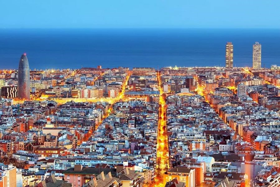 Madrid & Valencıa & Barcelona Özel Havayolları ile 4 Gece FL001