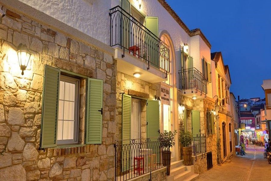 Brothers Çeşme Boutique Hotel