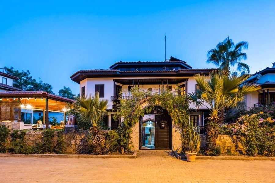 Liya Boutique Hotel Suites