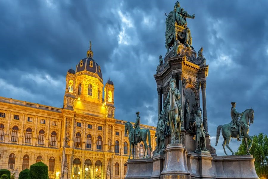 Budapeşte & Viyana & Prag Turu Pegasus Havayolları ile 5 Gece (BUD-PRG) FL001	