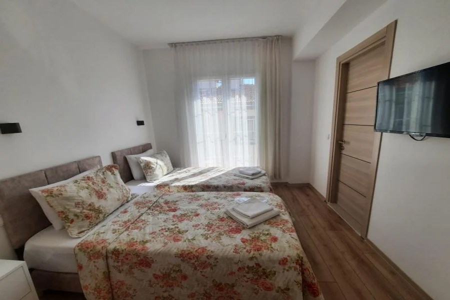 Adil Otel Çeşme