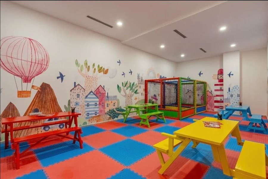 KIDS CLUB