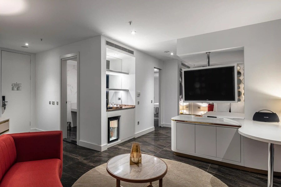 Nirvana Cosmopolitan