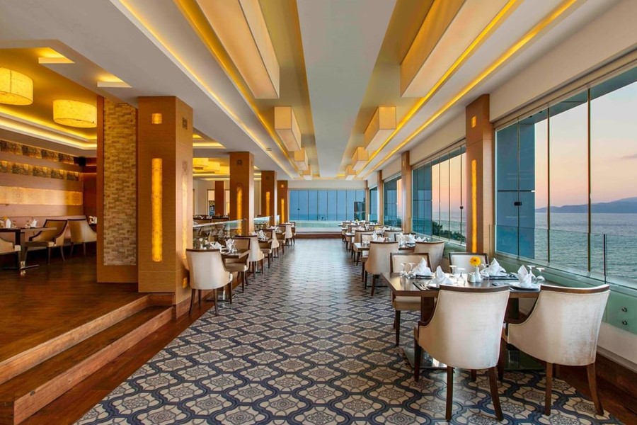 LA ROMANTICA RESTORAN