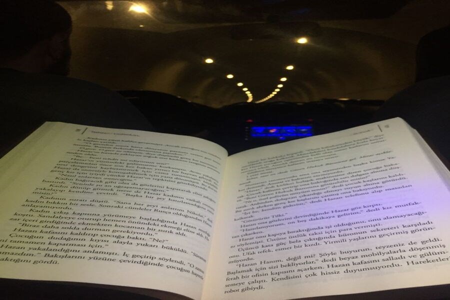 Otobüs Yolculuklarında Kitap Okuma Keyfi: Seyahat Asistanım