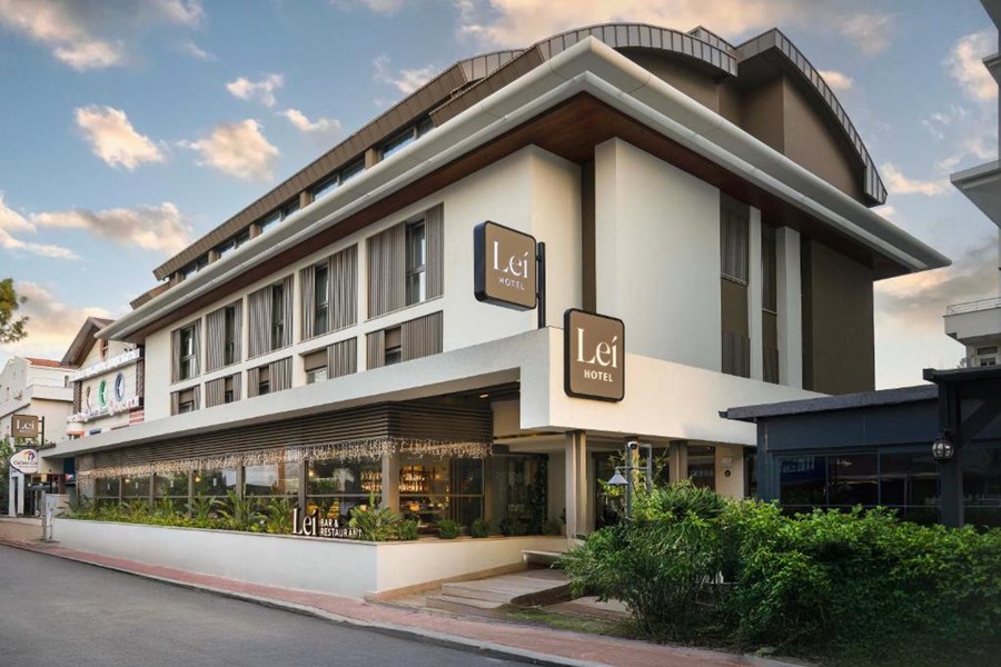 Lei Hotel Hizmete Girdi