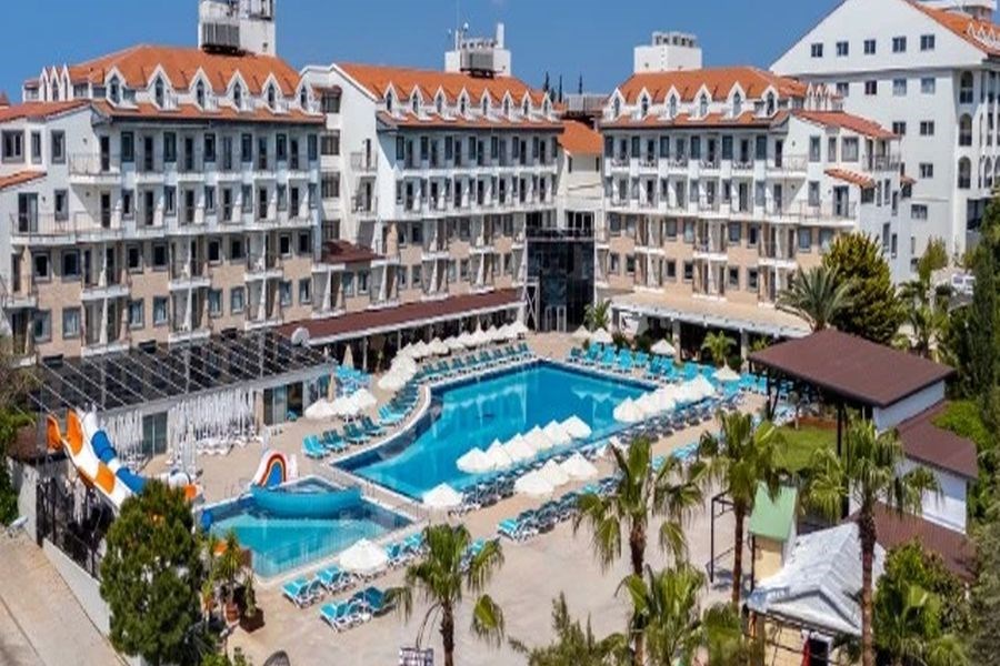 İkinci otelini Side