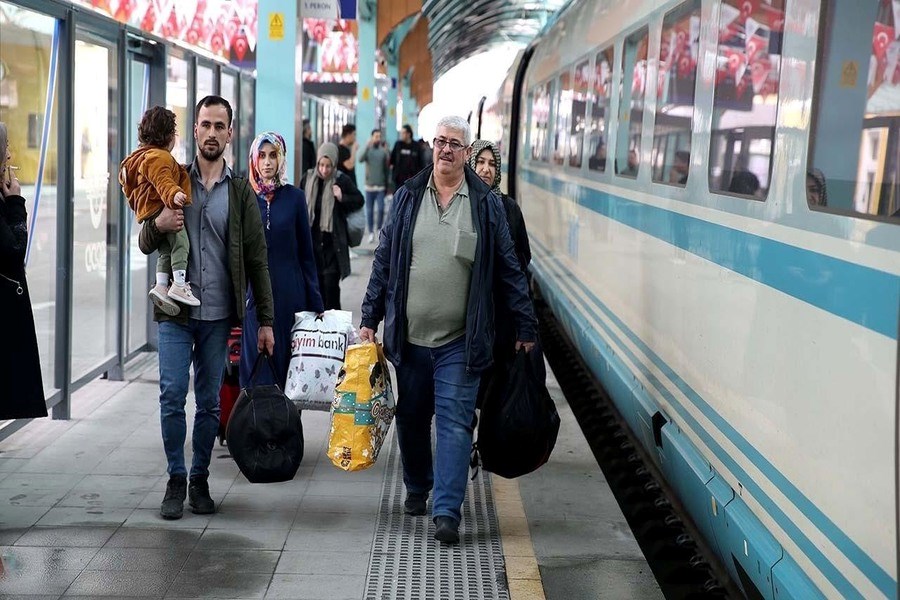 Emeklilerin Ulaşım İndirimleri Kaldırıldı: Artık Daha Fazla Ödeyecekler!