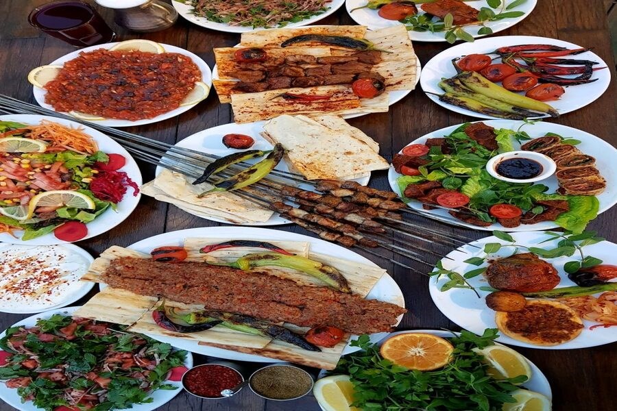 Otobüsle Lezzet Keşfi: Gurme Tur Rotaları